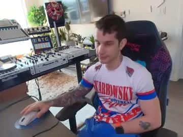 PinkyPai – webcam model profile photo Image 3