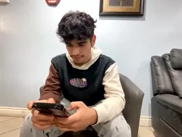 hunkwithglasses – webcam model profile photo Image 5