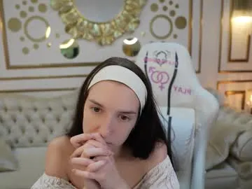 luna_tin – webcam model profile photo Image 13