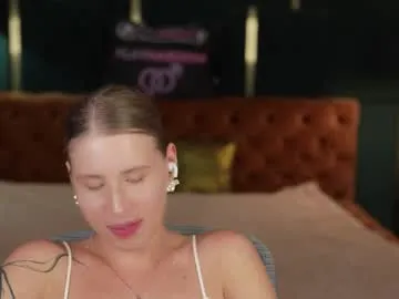 luna_tin – webcam model profile photo Image 15