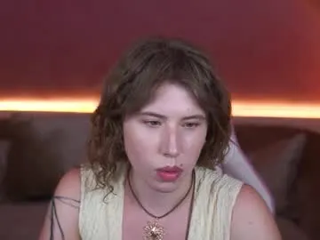 luna_tin – webcam model profile photo Image 4