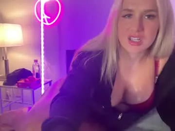 TOP_po – webcam model profile photo Image 2