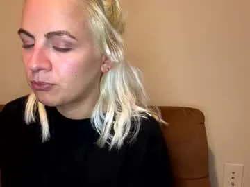 Sugarlina – webcam model profile photo Image 6