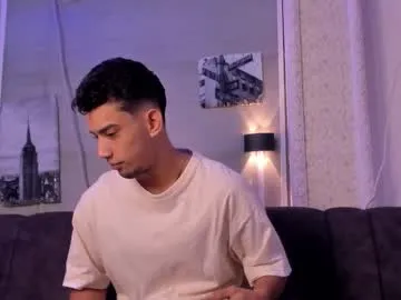 mayumichan13 – webcam model profile photo Image 3