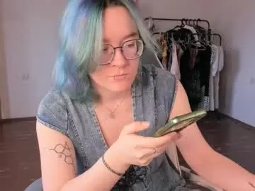 emmilychevalier – webcam model profile photo Image 13