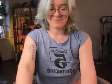 emmilychevalier – webcam model profile photo Image 19