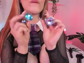 IORio2 – webcam model profile photo Image 2