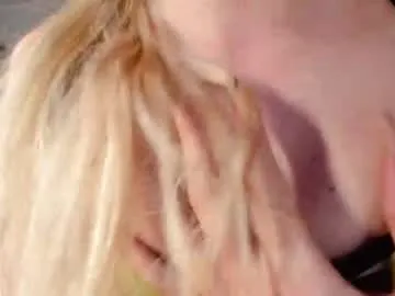 Ninjainia – webcam model profile photo Image 16