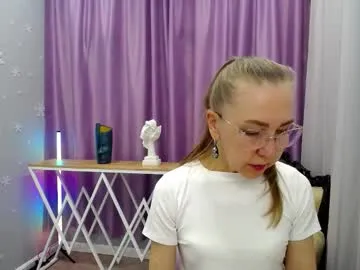 EvieEvans – webcam model profile photo Image 18