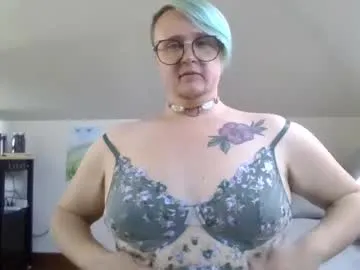 alonehazel – webcam model profile photo Image 14