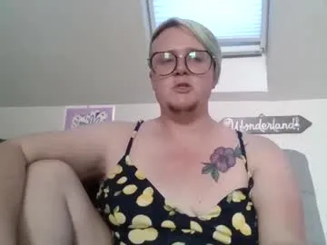 alonehazel – webcam model profile photo Image 3