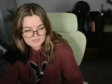 crystal_rouge – webcam model profile photo Image 10