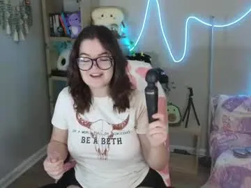 crystal_rouge – webcam model profile photo Image 2