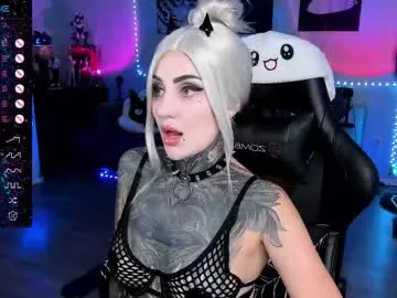 linagh – webcam model profile photo Image 3