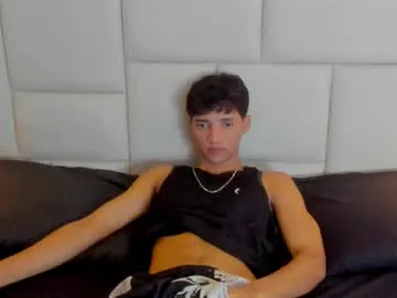 2bigcocksforu – webcam model profile photo Image 14
