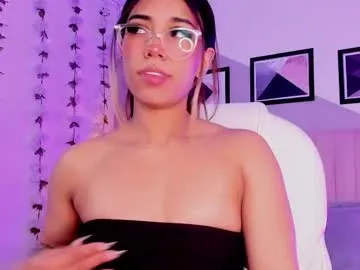 faecavaness – webcam model profile photo Image 10