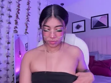 faecavaness – webcam model profile photo Image 13