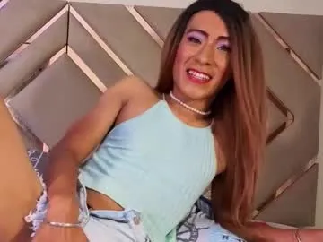 -VikkiL0vesCheese- – webcam model profile photo Image 4