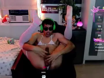 TOP_po – webcam model profile photo Image 3