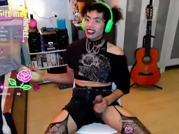 TOP_po – webcam model profile photo Image 5