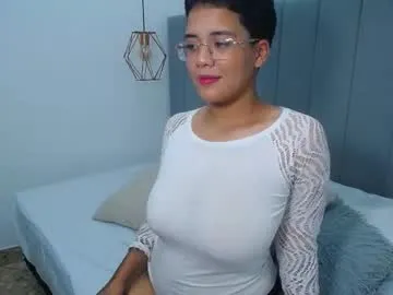 alaia_colins – webcam model profile photo Image 8