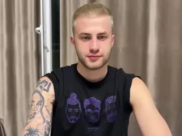 Ninjainia – webcam model profile photo Image 4