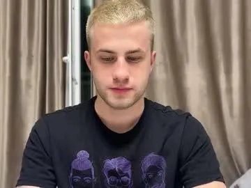 Ninjainia – webcam model profile photo Image 5