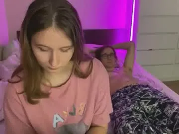 pantyless – webcam model profile photo Image 15