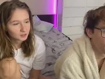 pantyless – webcam model profile photo Image 16