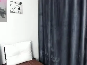 Taanni – webcam model profile photo Image 4