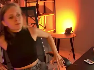 Masya1996 – webcam model profile photo Image 2