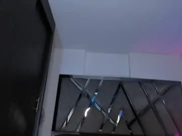 annie_volker – webcam model profile photo Image 16