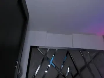 annie_volker – webcam model profile photo Image 4