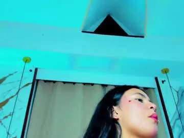 loya_best – webcam model profile photo Image 4