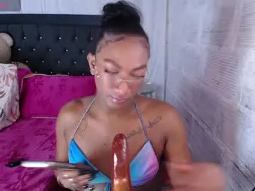 uwuxo – webcam model profile photo Image 9