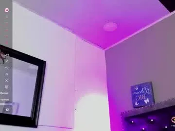 queeneliaa_ – webcam model profile photo Image 9