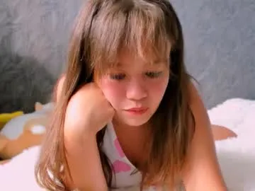 Linnea – webcam model profile photo Image 16