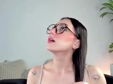 hina_porn – webcam model profile photo Image 7
