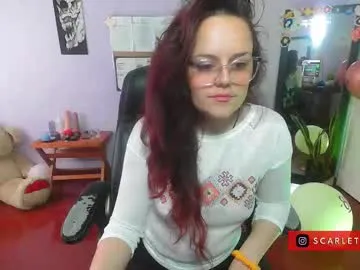 zoe_blom – webcam model profile photo Image 4