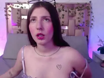 emmilychevalier – webcam model profile photo Image 18