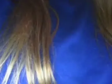 Linnea – webcam model profile photo Image 18