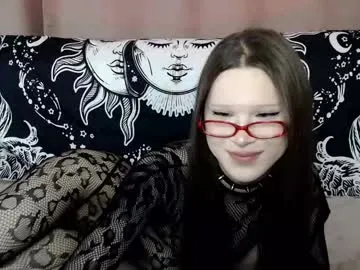 skyamber8v2 – webcam model profile photo Image 2