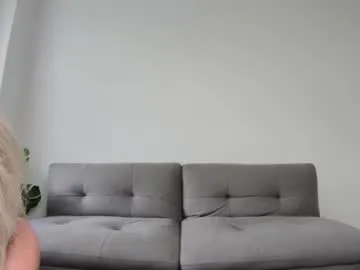 EvieEvans – webcam model profile photo Image 8