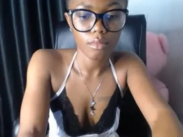 mayadashaaa – webcam model profile photo Image 3