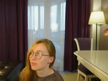 sweetyiris – webcam model profile photo Image 7