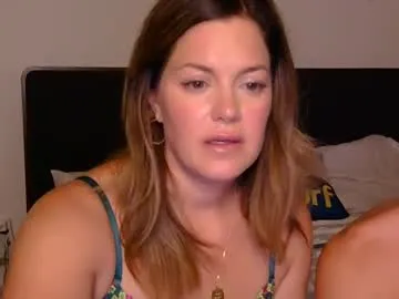 Cum_girlss – webcam model profile photo Image 2