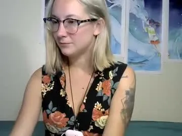 molochnaya000 – webcam model profile photo Image 3