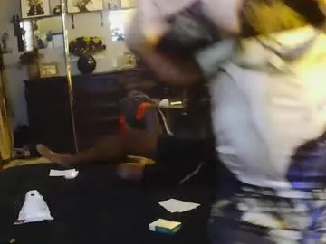 roouse – webcam model profile photo Image 8