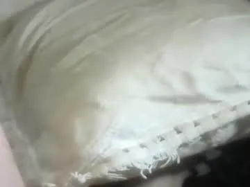 glasses_cat – webcam model profile photo Image 6