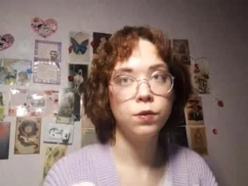 alicee_vixen – webcam model profile photo Image 12